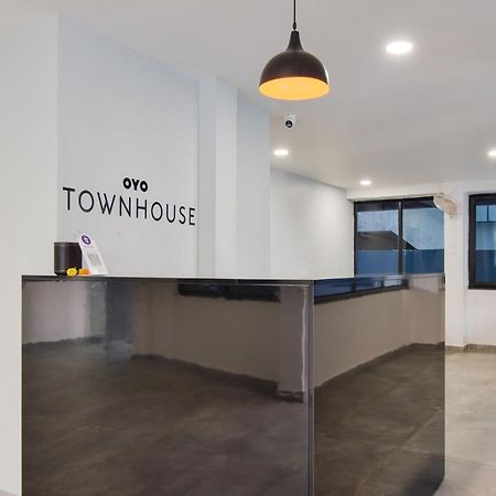 Oyo Townhouse 498 Hotel Western Nagpur Exterior photo